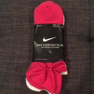 nike everyday plus lightweight no show socks